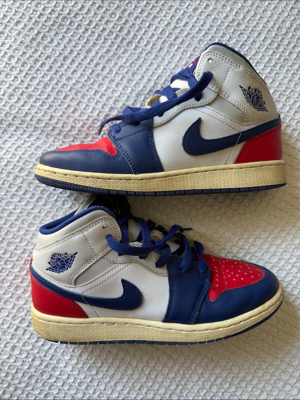 Air Jordan 1 Mid Rare Air GS Youth 4.5Y / Women’s 6 DQ8423-102 - Picture 4 of 10